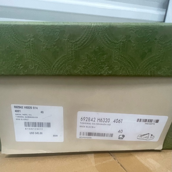 Brand new ! Never worn ! Authentic - Picture 3 of 4